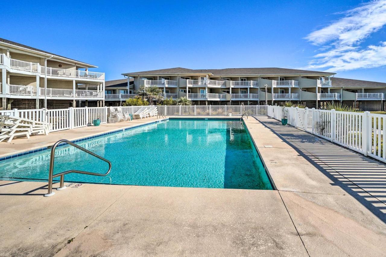 Oak Island Beachfront Condo With Community Pool Bagian luar foto