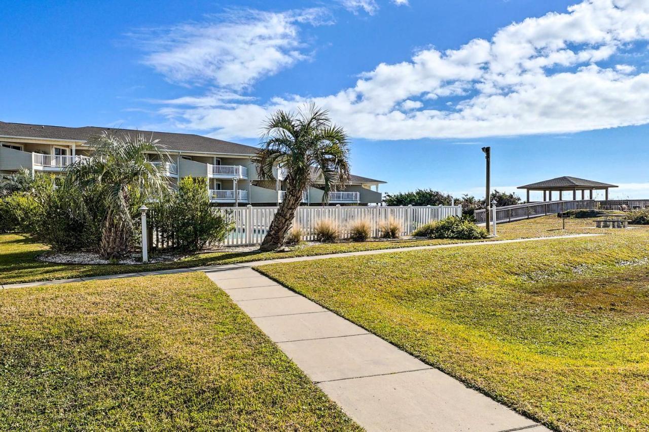 Oak Island Beachfront Condo With Community Pool Bagian luar foto