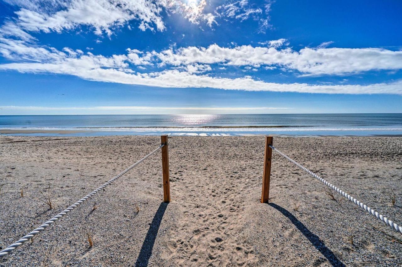 Oak Island Beachfront Condo With Community Pool Bagian luar foto
