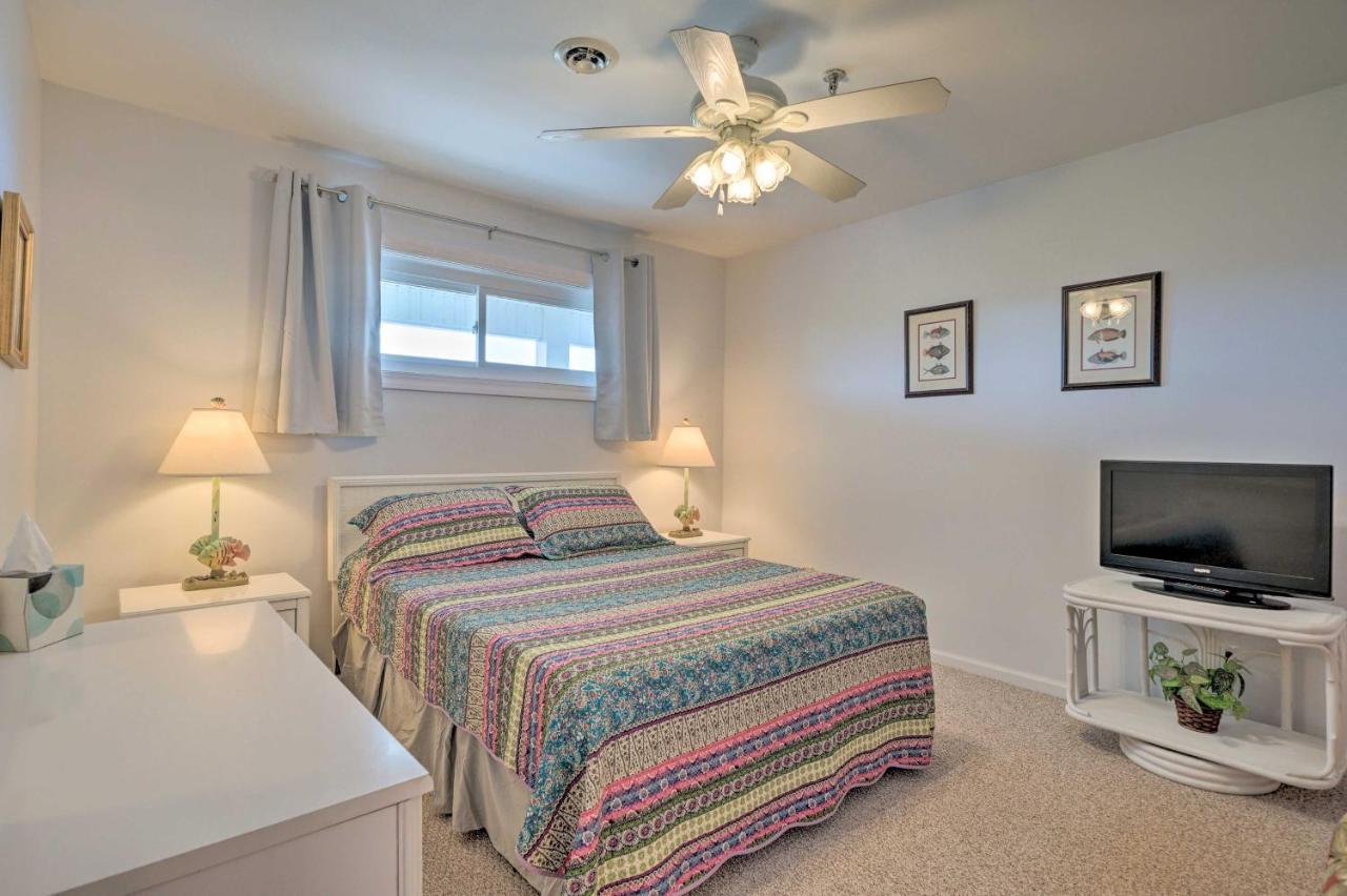 Oak Island Beachfront Condo With Community Pool Bagian luar foto