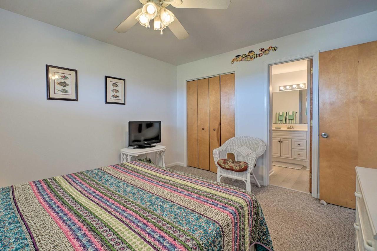 Oak Island Beachfront Condo With Community Pool Bagian luar foto