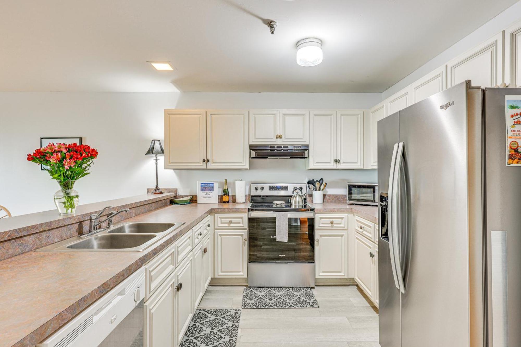 Oak Island Beachfront Condo With Community Pool Bagian luar foto